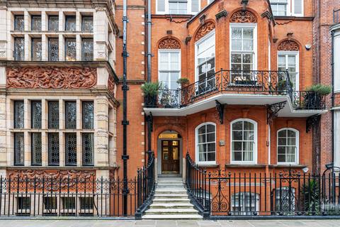 4 bedroom flat to rent, Cadogan Square, London SW1X