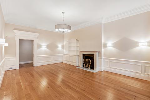 4 bedroom flat to rent, Cadogan Square, London SW1X