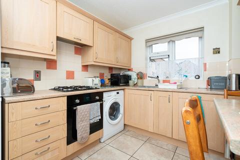 2 bedroom maisonette for sale, Edward Amey Close, Watford, Hertfordshire, WD25