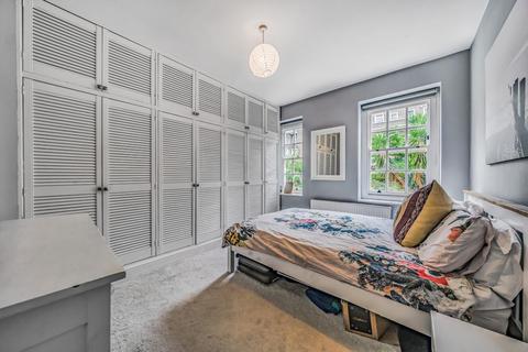 Flat 3, Harcourt House Albion Avenue, London, SW8 2AB
