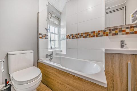 Flat 3, Harcourt House Albion Avenue, London, SW8 2AB