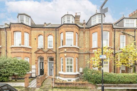 3 bedroom flat to rent, Rosebery Road, London SW2