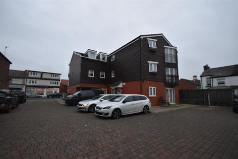 2 bedroom apartment to rent, Toronto Mews, Wallasey