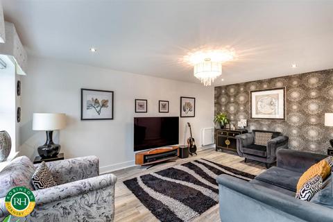 18 Kingdom Close, Scawthorpe, Doncaster, DN5 7UW