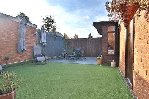 3 bedroom detached house for sale, Springfield, Tewkesbury