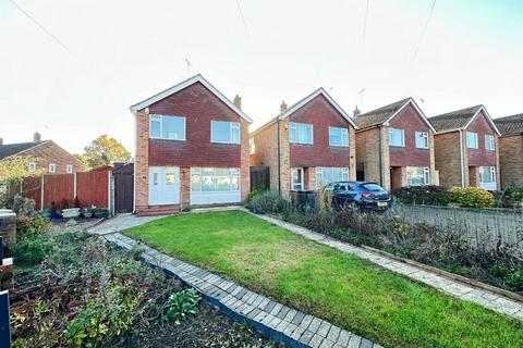 3 bedroom semi-detached house to rent, Hallwicks Road, Luton, Bedfordshire, LU2 9BG