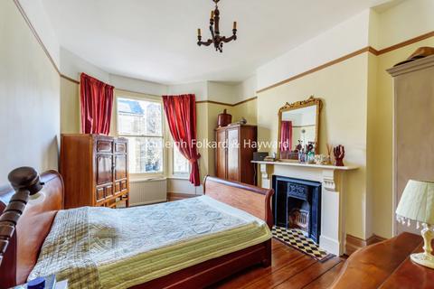 2 bedroom flat to rent, Saltram Crescent London W9