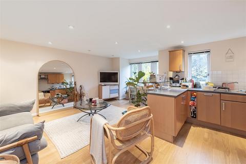 2 bedroom flat for sale, Southdown Road, Harpenden