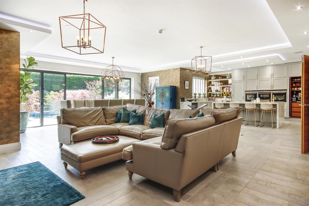 Open-Plan Kitchen/Dining/Drawing Room