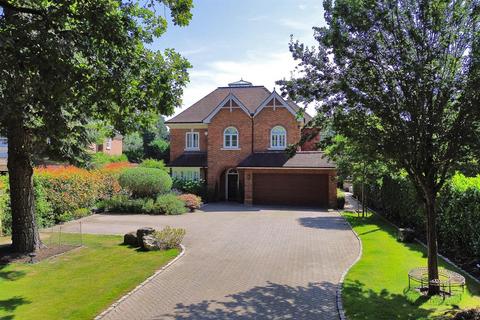 Warren Drive, Kingswood, Surrey