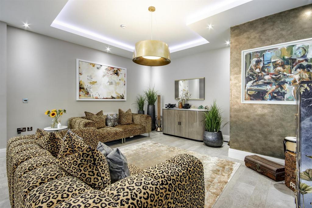 Open-Plan Kitchen/Dining/Drawing Room