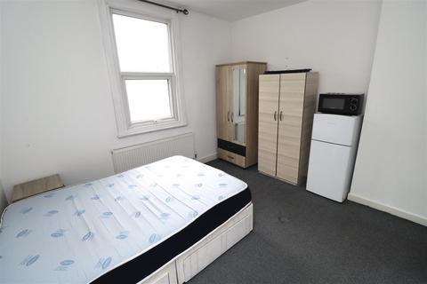 House share to rent, Lancelot Road, Wembley