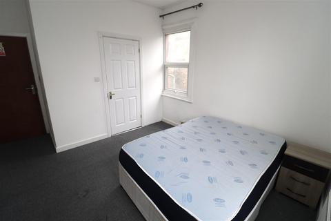 House share to rent, Lancelot Road, Wembley