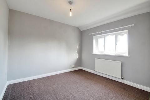 3 bedroom semi-detached house to rent, Blandford Road South, Langley SL3