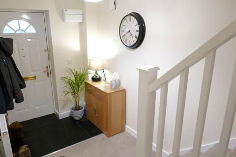 138 Barnsbridge Grove, Barnsley, S70 3RW