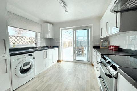 2 bedroom semi-detached bungalow for sale, Lincoln Avenue, Peacehaven, BN10 7JT