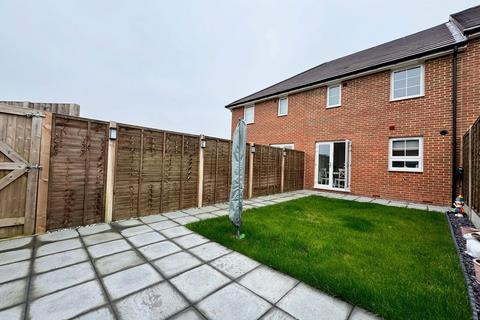 3 bedroom terraced house for sale, Whinchat Rise, Whitfield CT16