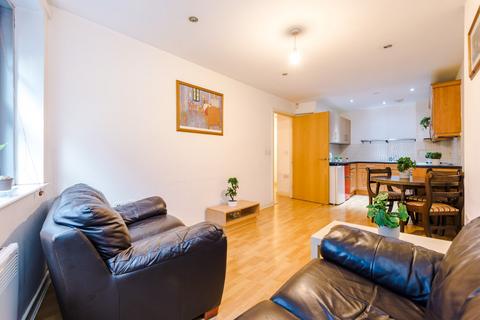 2 bedroom flat to rent, Montana House, 136 Princess Street, Southern Gateway, Manchester, M1