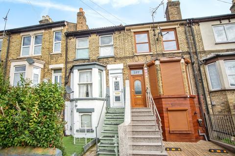 3 bedroom terraced house for sale, Luton Road, Chatham ME4