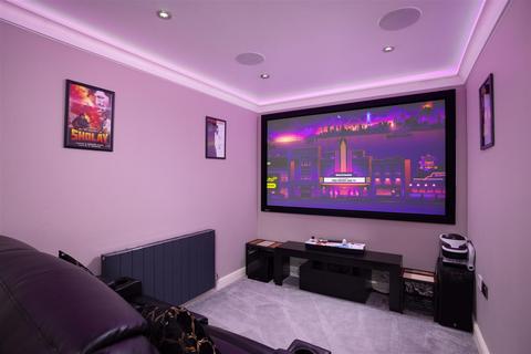 5 bedroom detached house for sale, Bankfield, Leeds LS17