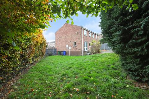 3 bedroom semi-detached house to rent, Trenton Close, Sheffield S13