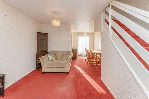 2 bedroom house for sale, Mahon Close, Enfield