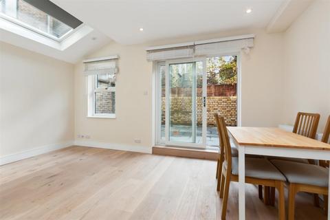 4 bedroom flat to rent, Kepler Road, London SW4