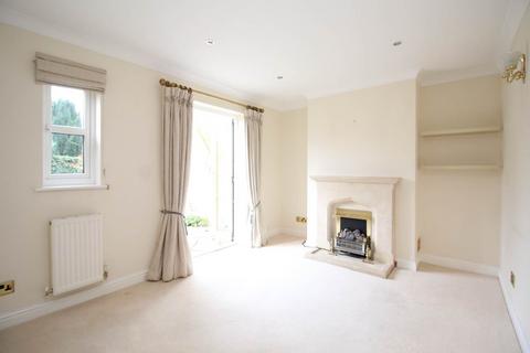 2 bedroom terraced house to rent, Cheltenham Road, Broadway, Worcestershire