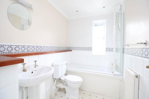 2 bedroom terraced house to rent, Cheltenham Road, Broadway, Worcestershire