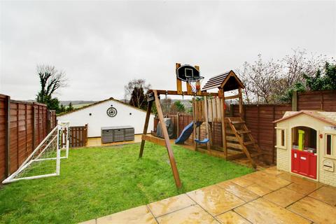 3 bedroom semi-detached house for sale, Granville Road, Northchurch, Berkhamsted