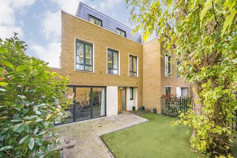 5 bedroom semi-detached house to rent, Ashchurch Grove, London W12