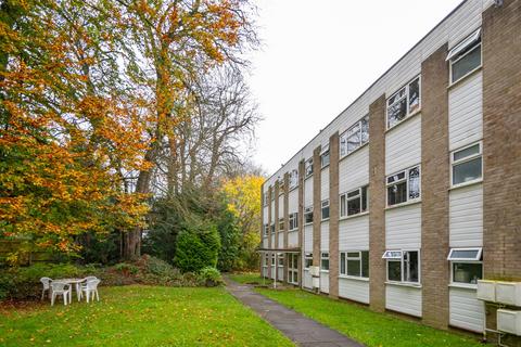 2 bedroom flat for sale, Downswood, Reigate