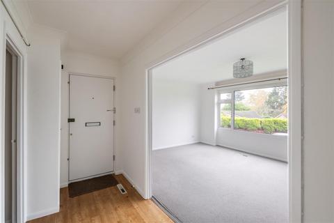 2 bedroom flat for sale, Downswood, Reigate