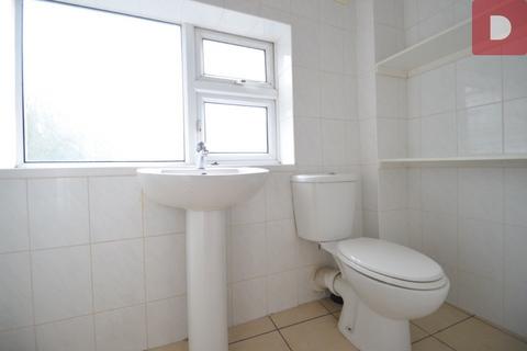 Studio to rent, Trehurst Street, Homerton, Hackney, E5