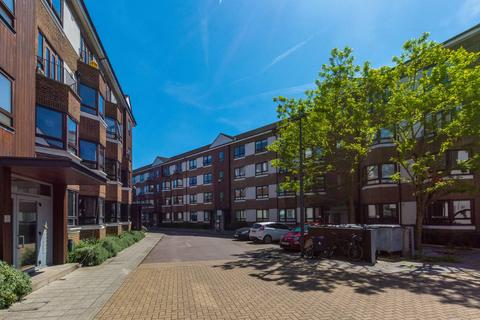 2 bedroom flat to rent, Kew Bridge Court, Chiswick, London, W4