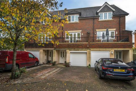 4 bedroom terraced house for sale, Elder Crescent, Bordon GU35