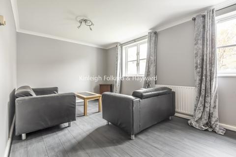 1 bedroom flat to rent, Fitzroy Crescent London W4