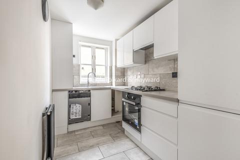 1 bedroom flat to rent, Fitzroy Crescent London W4