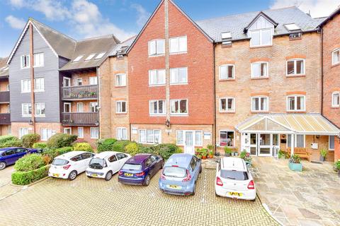 2 bedroom ground floor flat for sale, Queen Street, Arundel, West Sussex