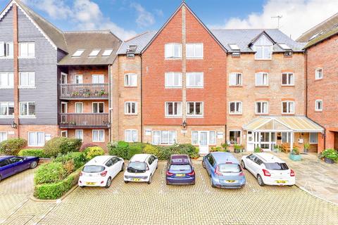 2 bedroom ground floor flat for sale, Queen Street, Arundel, West Sussex