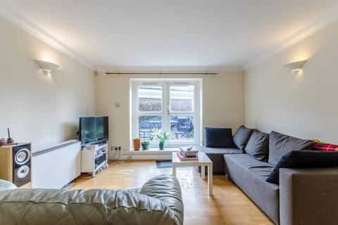 2 bedroom flat to rent, Essex Road, Islington, London, N1