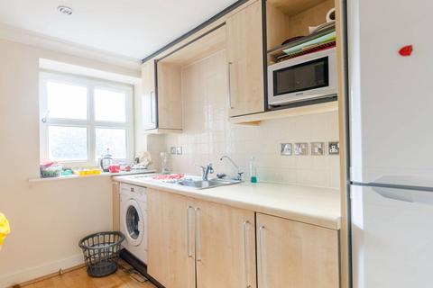 2 bedroom flat to rent, Essex Road, Islington, London, N1