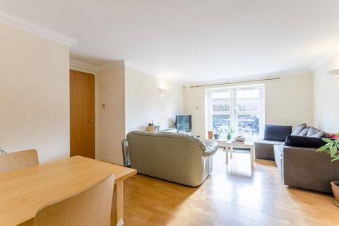 2 bedroom flat to rent, Essex Road, Islington, London, N1