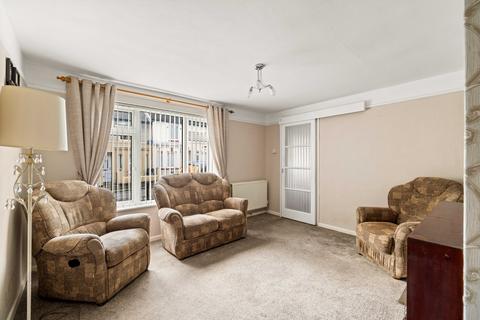 20 Glenfield Road, Dover, CT16 2AL