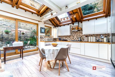 4 bed terraced house for rent in Elderfield Road, Lower Clapton, Hackney, E5