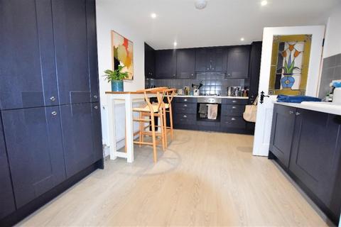 3 bedroom terraced house to rent, Bingham Street, London N1