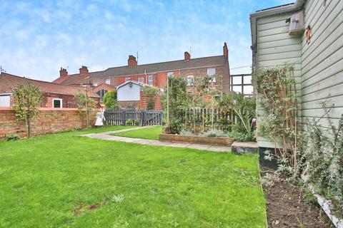 4 bedroom end of terrace house for sale, West Acridge, Barton-Upon-Humber, DN18 5AN