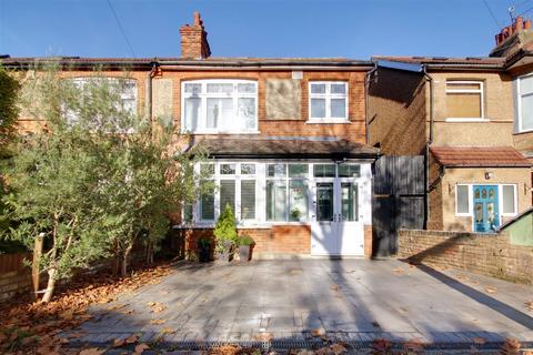 5 bedroom end of terrace house for sale, Edenbridge Road, Enfield