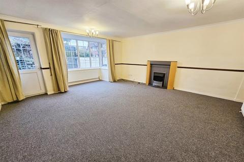 3 bedroom terraced house for sale, Blackrod Close, Toton, NG9 6GQ