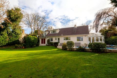 5 bedroom detached house for sale, Les Lohiers, St. Saviour, Guernsey